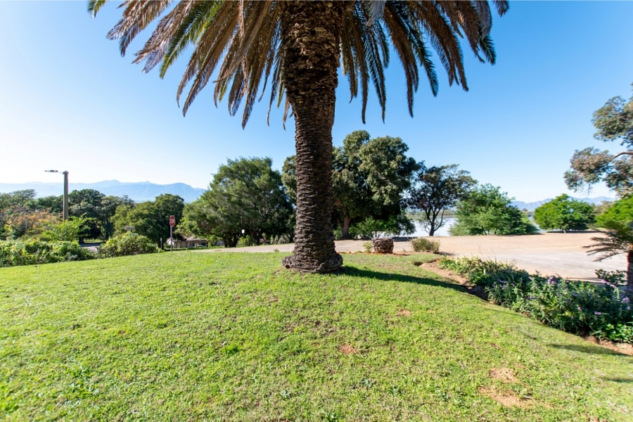 4 Bedroom Property for Sale in Ongegund Village Western Cape